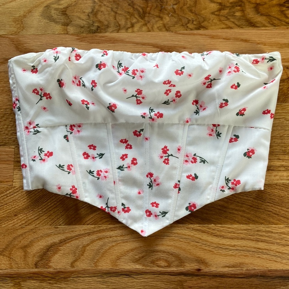Corset crop shirt; brand: princess Polly, 90% polyester, lightly used, undamaged